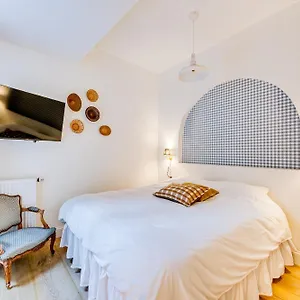 https://romantic-escape-and-wellness-at-miss-tinguett-in.bruges-hotels.info